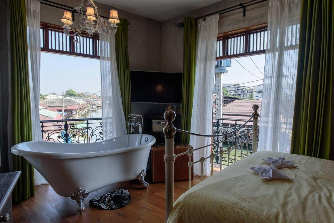 Roomquest Rimrabeang At Amphawa Esterno foto