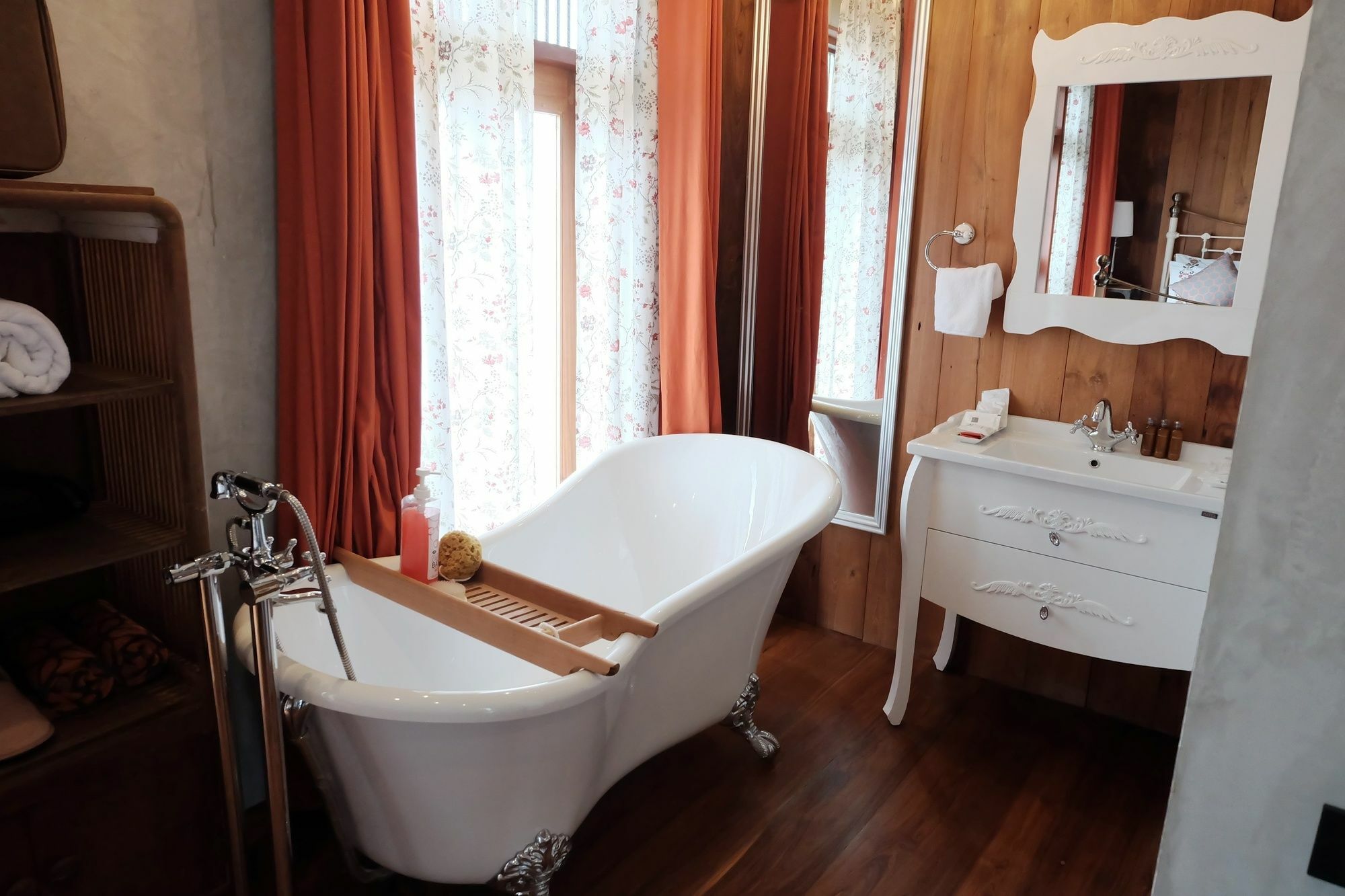 Roomquest Rimrabeang At Amphawa Esterno foto